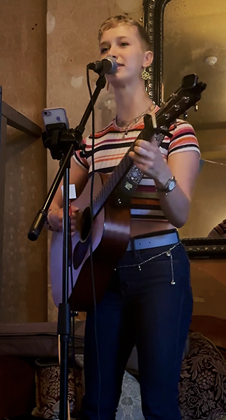 Chasing Leaves playing live at the Circo Lounge