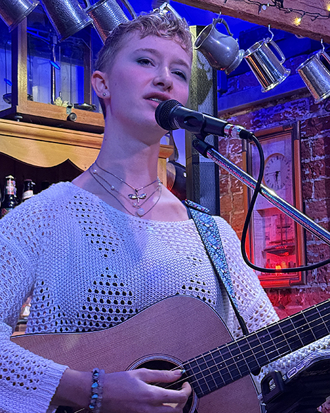 Zara playing at the Sixpenny Brewery, Cranborne